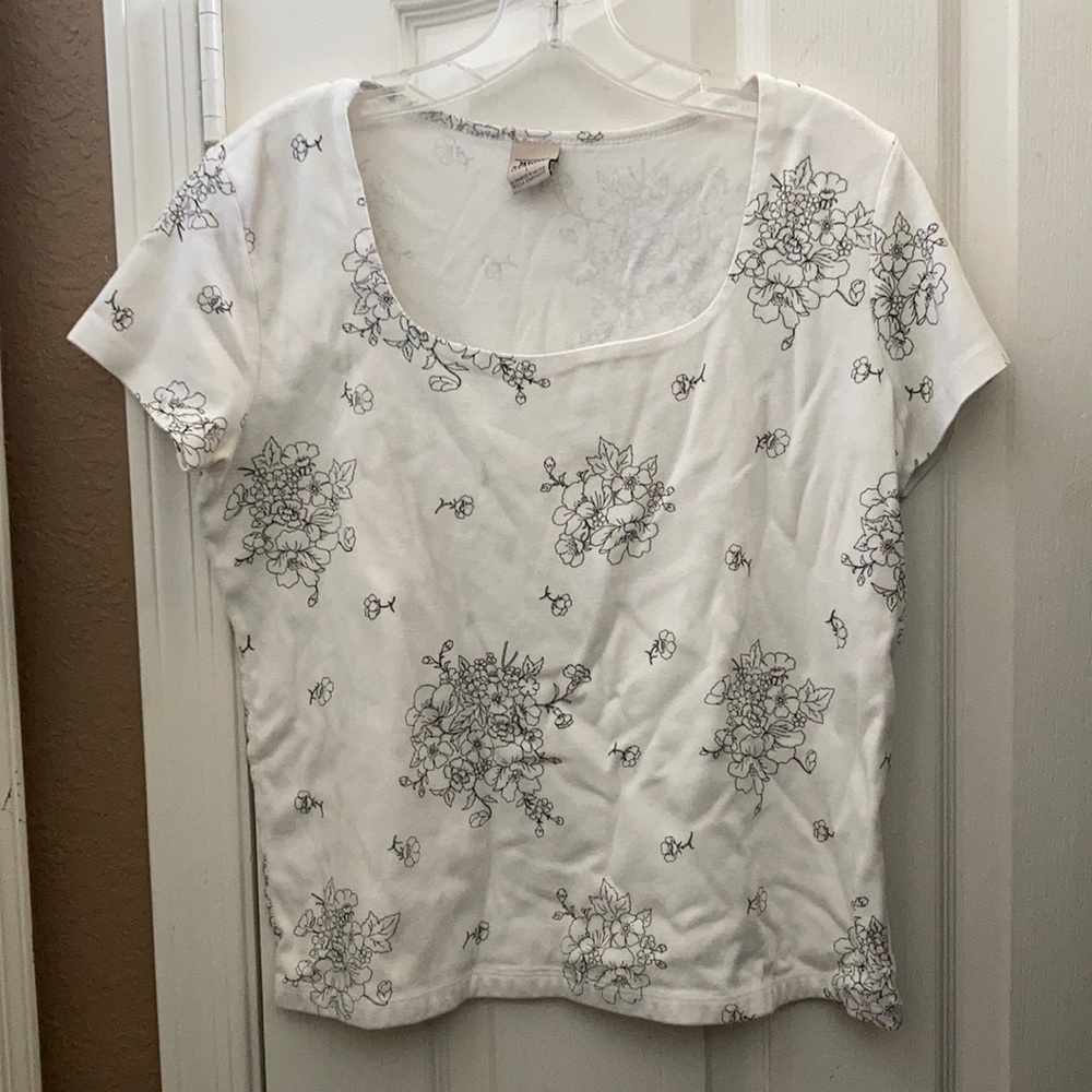 FINAL MARKDOWN Ladies high Sierra tee large